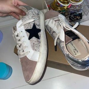 vintage havana sneaker. worn only a couple of time